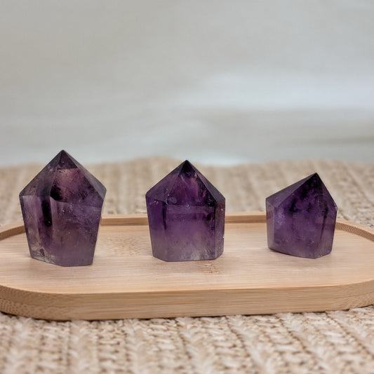 Dunkler Amethyst Turm [A-C]