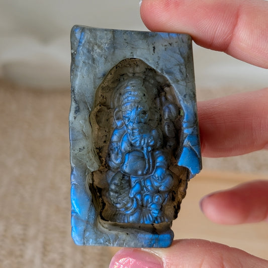 Flashy Labradorit Ganesha