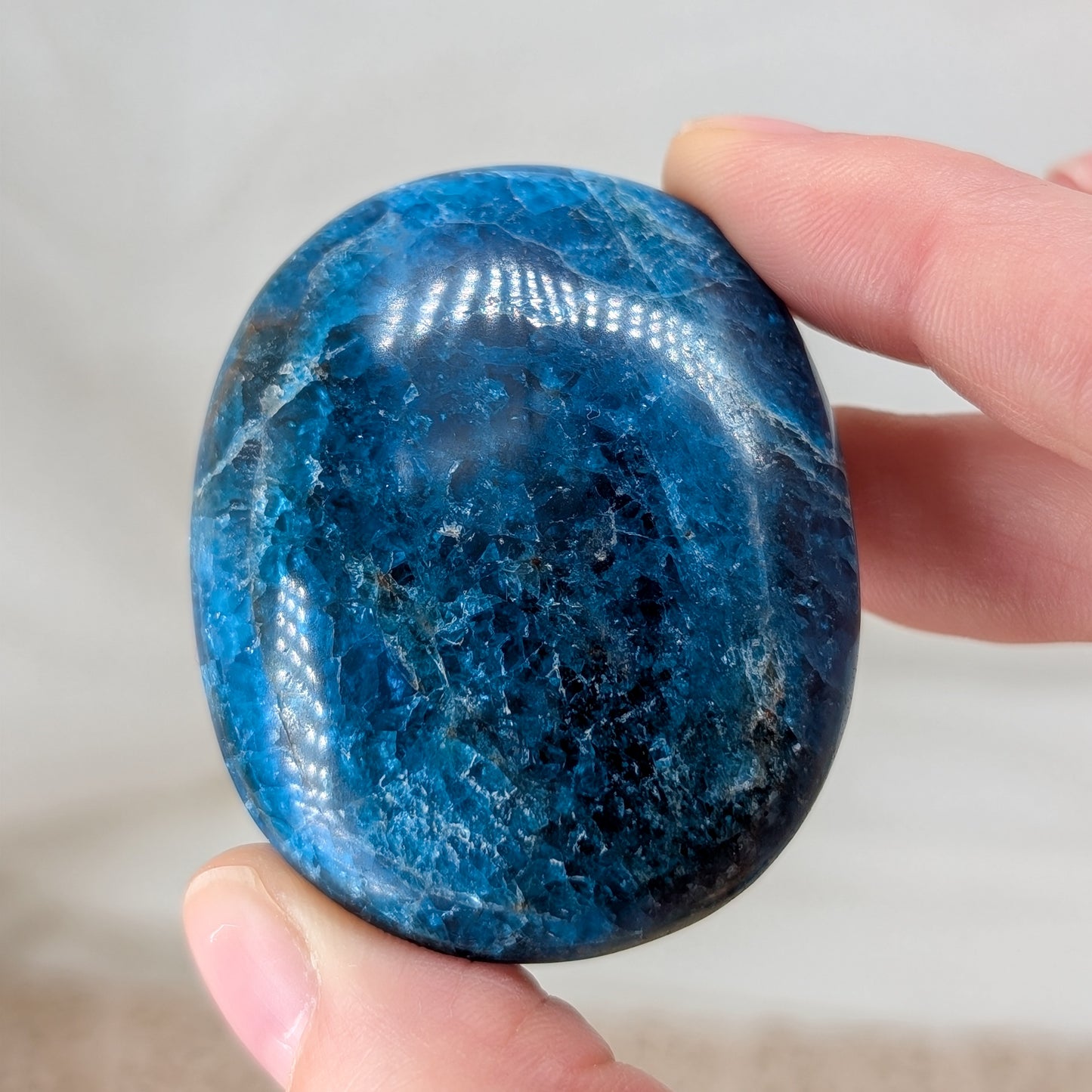 Apatit Handstein [A-C]