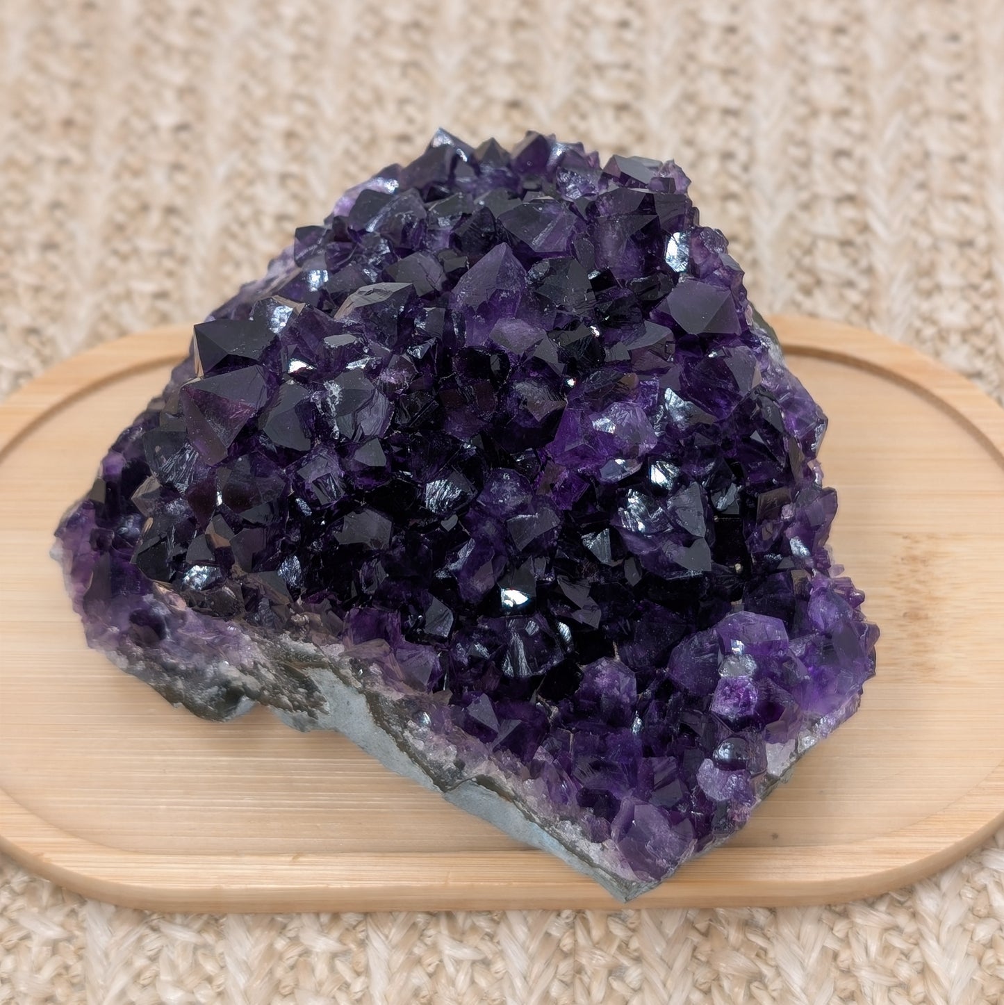Dunkles Amethyst Cluster [JO]