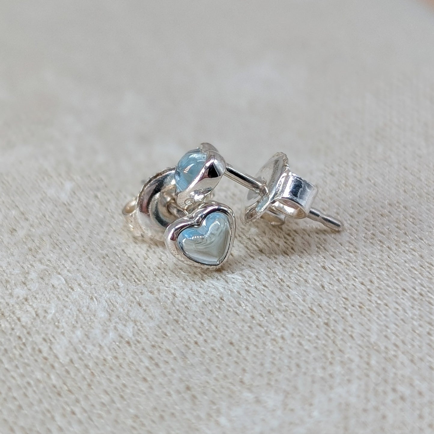 Blauer Topas Herz Ohrstecker