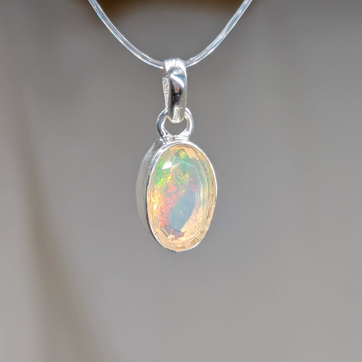 Opal Kettenanhänger facettiert, 925er Silber [K]