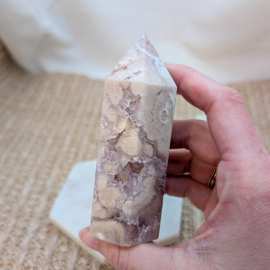 Druzy funkelnder Blumenachat Turm [B2]