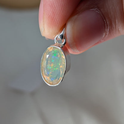 Opal Kettenanhänger facettiert, 925er Silber [K]