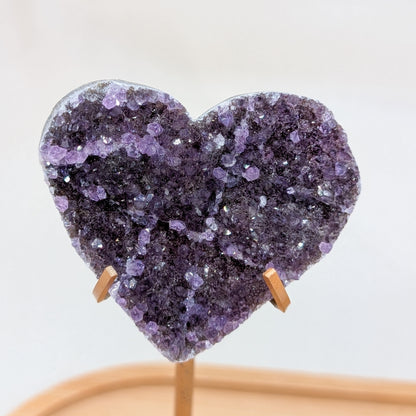 Kleines Amethyst Herz auf Ständer [A+B]
