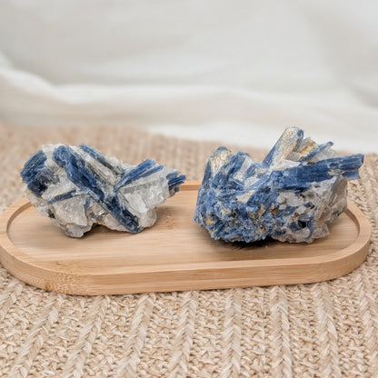 Kyanit / Disthen in Quarz Rohstein [C+D]