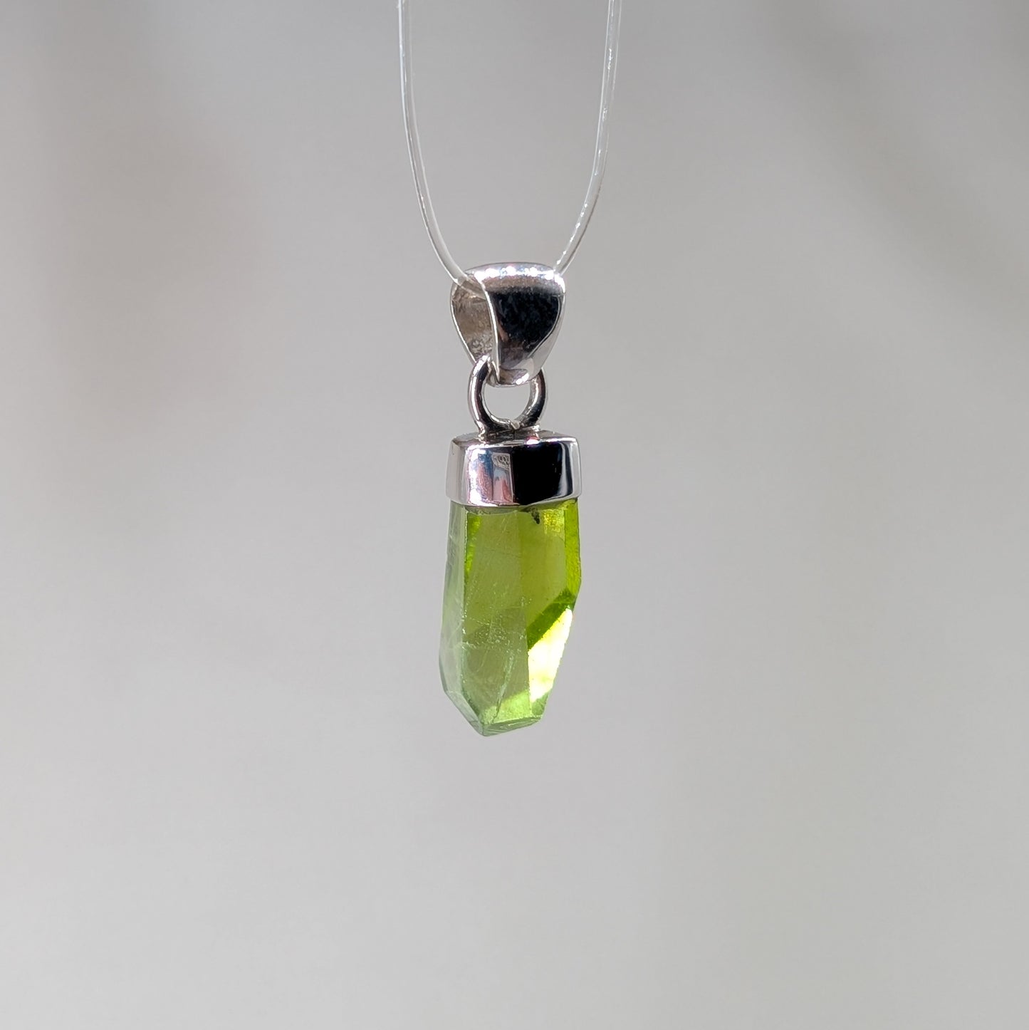 Peridot Kettenanhänger Spitze, 925er Silber [A]