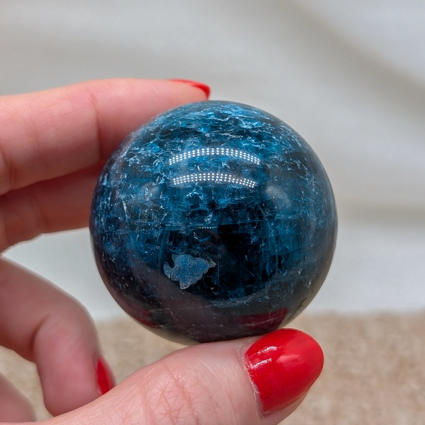 Apatit Kugel dunkles blau mit Flash [B1]