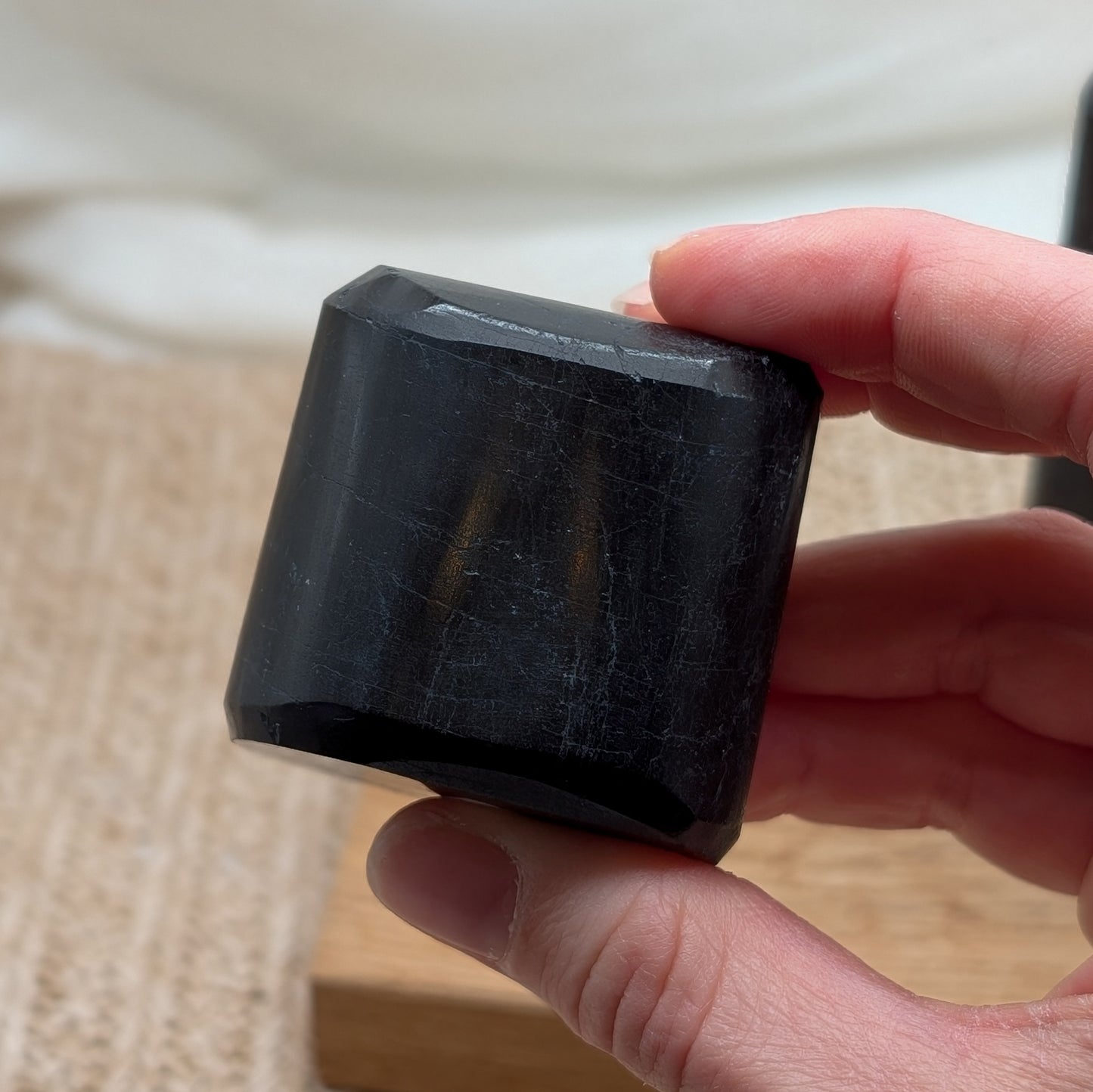 Polierter schwarzer Turmalin [SA+SB]